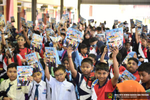 Majlis Perasmian Program Gerak Gempur Majalah Dalam Kelas (MDK) Kembali ke Sekolah Peringkat Negeri Johor 2024