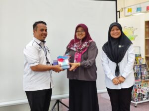Kelas Cikgu Nizar: Penulisan Cerpen