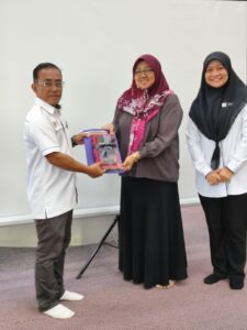 Kelas Cikgu Nizar: Penulisan Cerpen