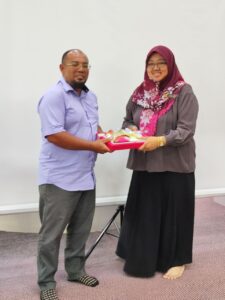 Kelas Cikgu Nizar: Penulisan Cerpen