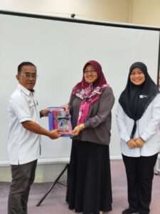 Kelas Cikgu Nizar: Penulisan Cerpen