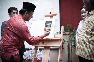 Apresiasi Karya dan Bicara Tokoh: Mengenang Azizi Haji Abdullah