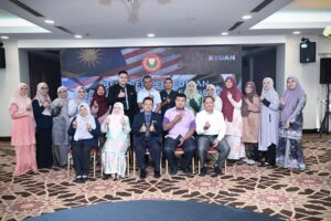 Program Bimbingan Penulisan dan Penyampaian Resensi Buku