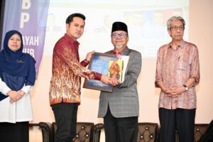 Syarahan 152 dan Bicara Buku Wadah dan Madah Jalur Pemikiran A. Aziz Deraman bersempena dengan Sambutan Ulang Tahun ke-69 DBP