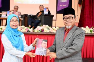 Syarahan 152 dan Bicara Buku Wadah dan Madah Jalur Pemikiran A. Aziz Deraman bersempena dengan Sambutan Ulang Tahun ke-69 DBP