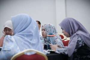 Program Bimbingan Penulisan dan Penyampaian Resensi Buku