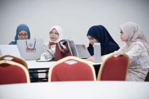 Program Bimbingan Penulisan dan Penyampaian Resensi Buku