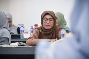Program Bimbingan Penulisan dan Penyampaian Resensi Buku