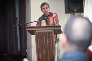 Program Bimbingan Penulisan dan Penyampaian Resensi Buku