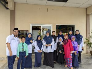 Cerita Pengkarya: Kumpulan Puisi Menghantar Surah