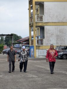 Cerita Pengkarya: Kumpulan Puisi Menghantar Surah