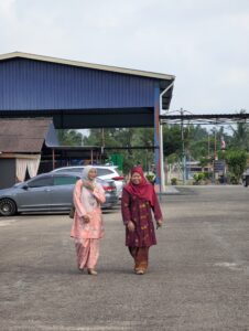 Cerita Pengkarya: Kumpulan Puisi Menghantar Surah