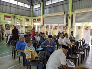 Cerita Pengkarya: Kumpulan Puisi Menghantar Surah