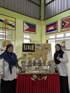 Cerita Pengkarya: Kumpulan Puisi Menghantar Surah