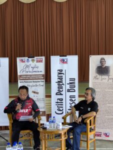 Cerita Pengkarya: Kumpulan Puisi Menghantar Surah