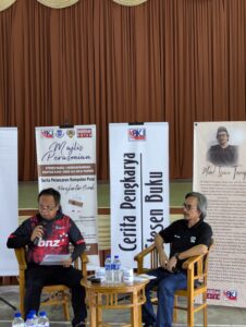 Cerita Pengkarya: Kumpulan Puisi Menghantar Surah