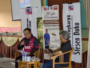 Cerita Pengkarya: Kumpulan Puisi Menghantar Surah