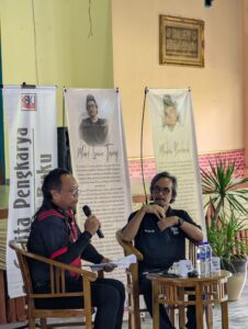 Cerita Pengkarya: Kumpulan Puisi Menghantar Surah