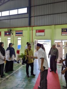 Cerita Pengkarya: Kumpulan Puisi Menghantar Surah