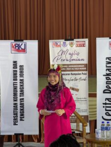 Cerita Pengkarya: Kumpulan Puisi Menghantar Surah