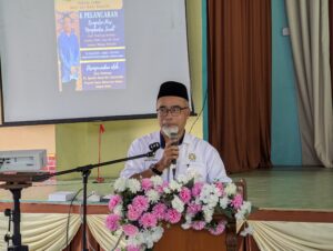 Cerita Pengkarya: Kumpulan Puisi Menghantar Surah