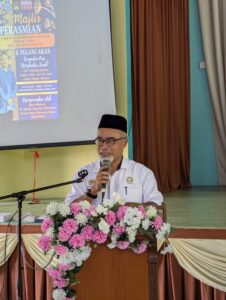 Cerita Pengkarya: Kumpulan Puisi Menghantar Surah