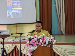 Cerita Pengkarya: Kumpulan Puisi Menghantar Surah