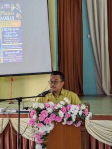 Cerita Pengkarya: Kumpulan Puisi Menghantar Surah