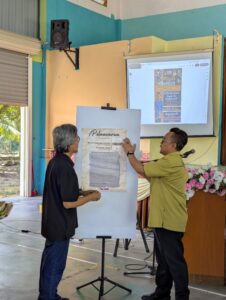 Cerita Pengkarya: Kumpulan Puisi Menghantar Surah