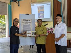 Cerita Pengkarya: Kumpulan Puisi Menghantar Surah