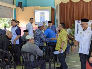 Cerita Pengkarya: Kumpulan Puisi Menghantar Surah