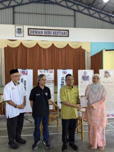 Cerita Pengkarya: Kumpulan Puisi Menghantar Surah