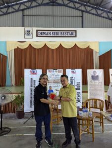 Cerita Pengkarya: Kumpulan Puisi Menghantar Surah