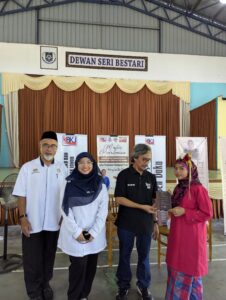 Cerita Pengkarya: Kumpulan Puisi Menghantar Surah