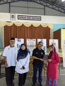 Cerita Pengkarya: Kumpulan Puisi Menghantar Surah