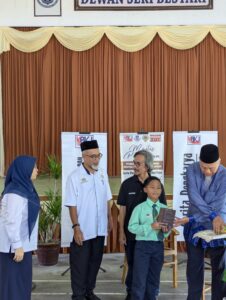 Cerita Pengkarya: Kumpulan Puisi Menghantar Surah