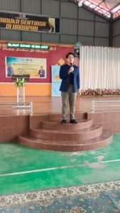 Remaja Santun Bersama-sama Zharif Aziz Desa dan Majalah Dalam Kelas