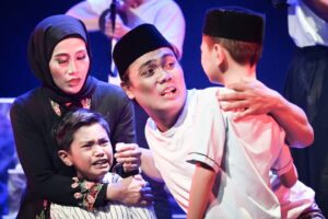 Pementasan Teater Tulang-tulang Berserakan
