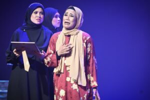 Pementasan Teater Tulang-tulang Berserakan