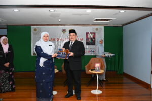 Bicara Buku Akhlak Dalam Islam “Cabaran Akhlak Islam Masa Kini”