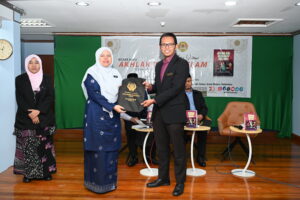 Bicara Buku Akhlak Dalam Islam “Cabaran Akhlak Islam Masa Kini”