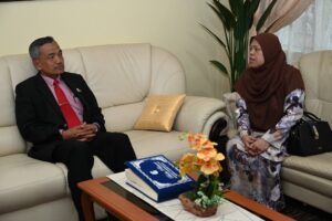 Program Bimbingan Penulisan Cerpen Bersama-sama dengan SM Zakir