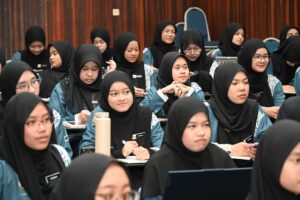 Program Bimbingan Penulisan Cerpen Bersama-sama dengan SM Zakir