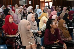 Program Bimbingan Penulisan Cerpen Bersama-sama dengan SM Zakir