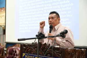 Program Bimbingan Penulisan Cerpen Bersama-sama dengan SM Zakir