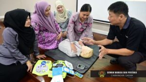 Latihan Penggunaan Mesin Automated External Defibrillator (AED) di DBP Cawangan Sabah