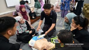 Latihan Penggunaan Mesin Automated External Defibrillator (AED) di DBP Cawangan Sabah