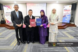 Majlis Menandatangani Perjanjian Kerjasama (MoA) Penerbitan Buku Bergambar Kanak-kanak antara  Dewan Bahasa dan Pustaka (DBP) dengan Universiti Malaysia Sabah (UMS)
