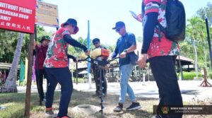 Pemasangan Papan Tanda Pantun di Taman Tunku Abdul Rahman Selesai Dilaksanakan