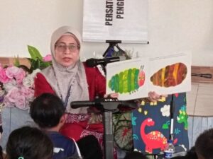 Pentas 90 Minit Bersama-sama Mama Filzah
